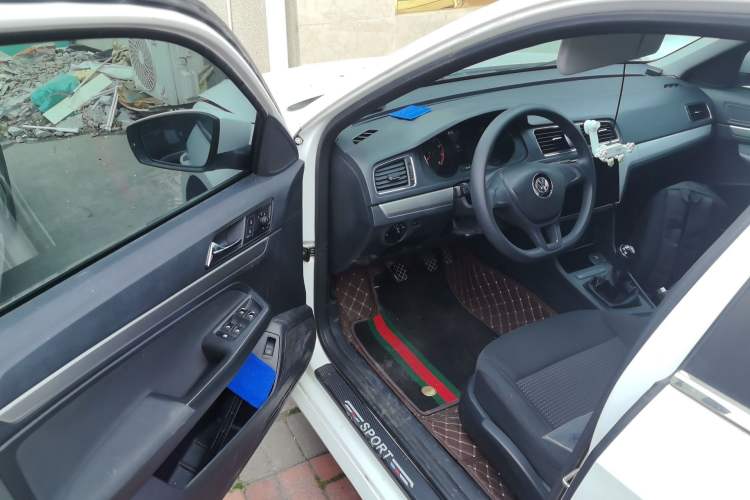 Used Volkswagen Lavida 2017 1.6L Manual Fashion Edition Driver Seat