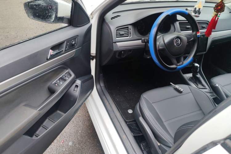 Used Volkswagen Lavida 2017 1.6L Automatic Fashion Edition Driver Seat