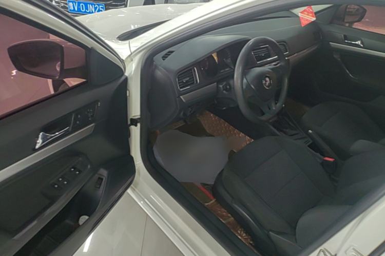 Used Volkswagen Lavida 2017 1.6L Automatic Fashion Edition Driver Seat