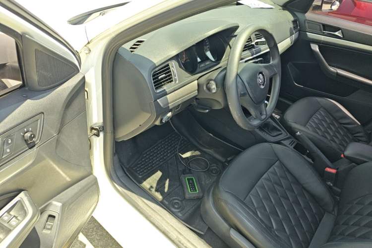 Used Volkswagen Lavida 2017 1.6L Automatic Fashion Edition Driver Seat