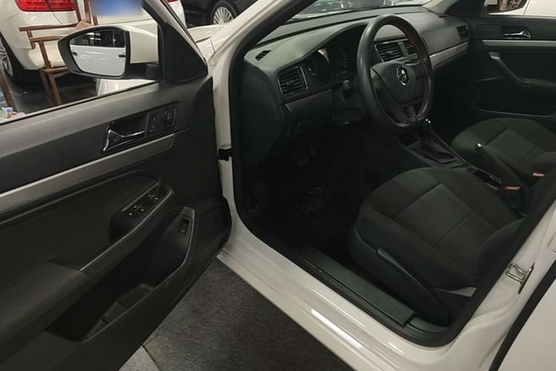 Used Volkswagen Lavida 2017 1.6L Automatic Fashion Edition Driver Seat