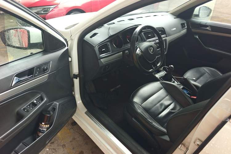 Used Volkswagen Lavida 2017 1.6L Manual Comfort Edition Driver Seat
