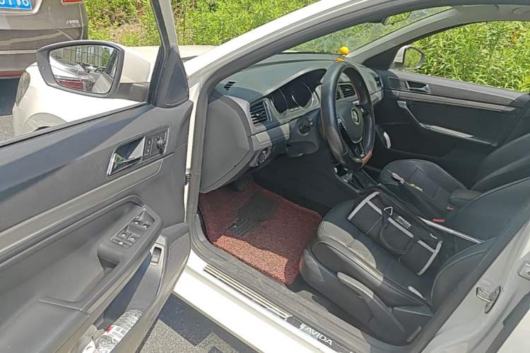 Used Volkswagen Lavida 2017 1.6L Automatic Comfort Edition Driver Seat