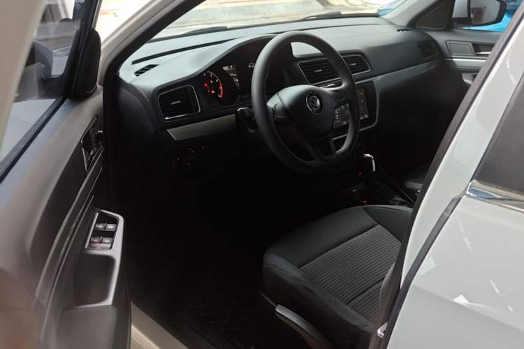 Used Volkswagen Lavida 2017 1.6L Automatic Fashion Edition Driver Seat