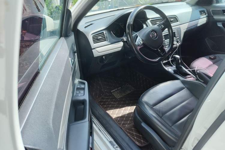 Used Volkswagen Lavida 2017 1.6L Automatic Comfort Edition Driver Seat