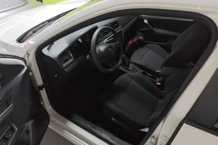 Used Volkswagen Lavida 2017 1.6L Automatic Fashion Edition Driver Seat