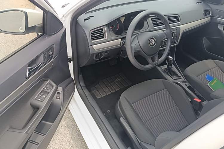 Used Volkswagen Lavida 2017 1.6L Automatic Fashion Edition Driver Seat