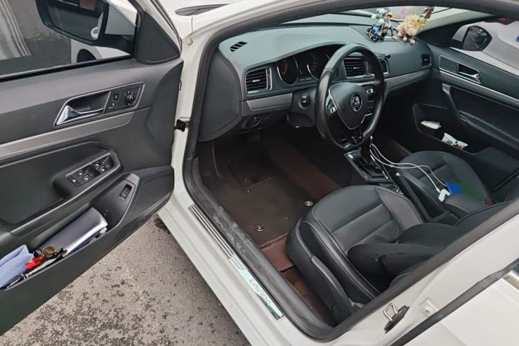 Used Volkswagen Lavida 2017 1.6L Automatic Comfort Edition Driver Seat