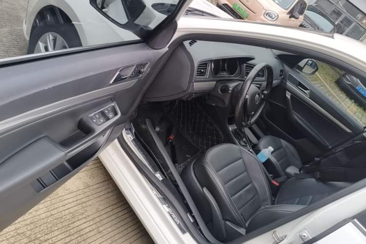 Used Volkswagen Lavida 2017 1.6L Automatic Comfort Edition Driver Seat