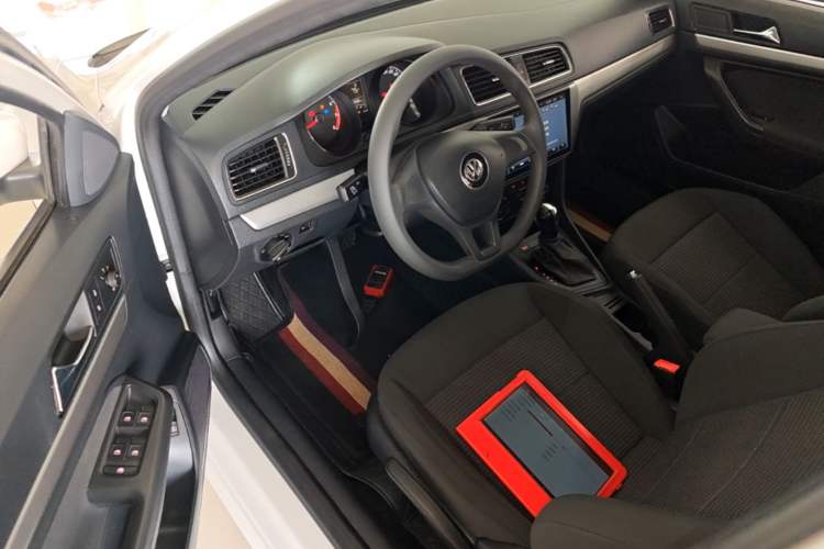 Used Volkswagen Lavida 2017 1.6L Automatic Fashion Edition Driver Seat