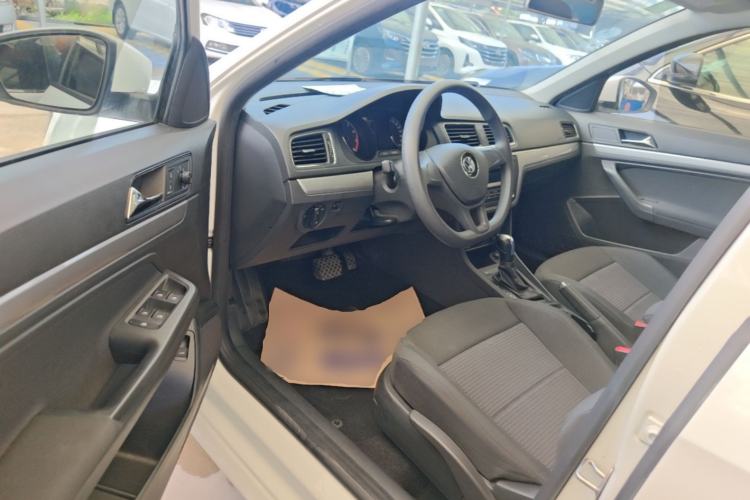 Used Volkswagen Lavida 2017 1.6L Automatic Fashion Edition Driver Seat