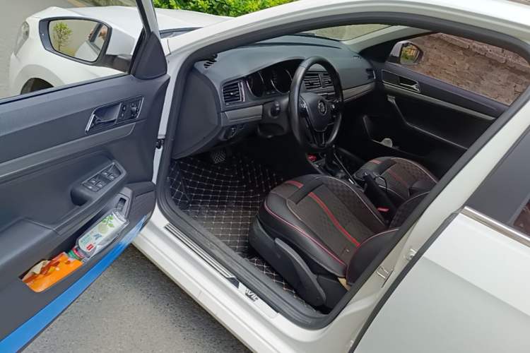 Used Volkswagen Lavida 2017 1.6L Automatic Comfort Edition Driver Seat