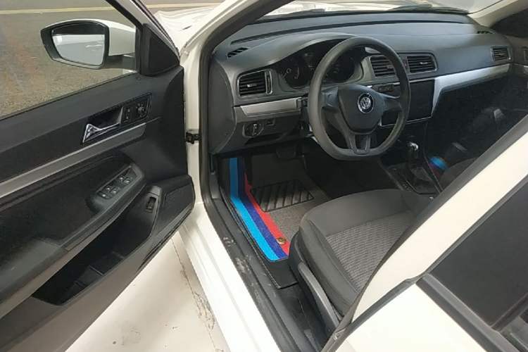 Used Volkswagen Lavida 2017 1.6L Automatic Fashion Edition Driver Seat