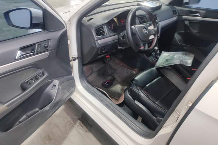 Used Volkswagen Lavida 2017 1.6L Automatic Fashion Edition Driver Seat