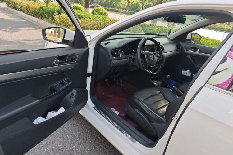 Used Volkswagen Lavida 2017 1.6L Manual Comfort Edition Driver Seat