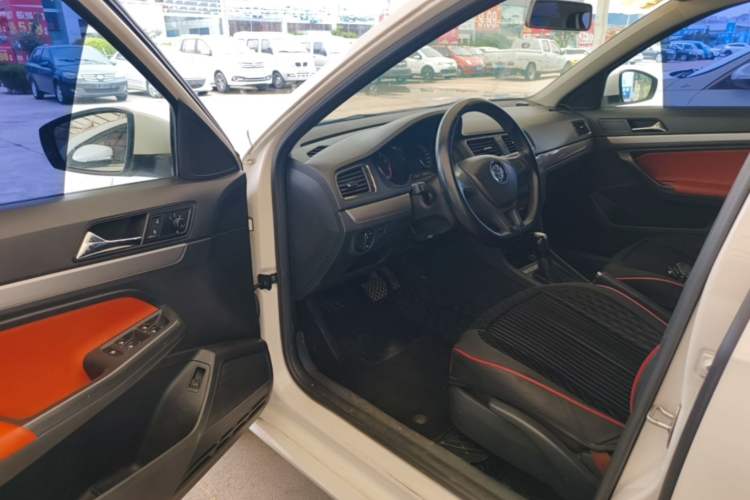 Used Volkswagen Lavida 2017 1.6L Automatic Fashion Edition Driver Seat
