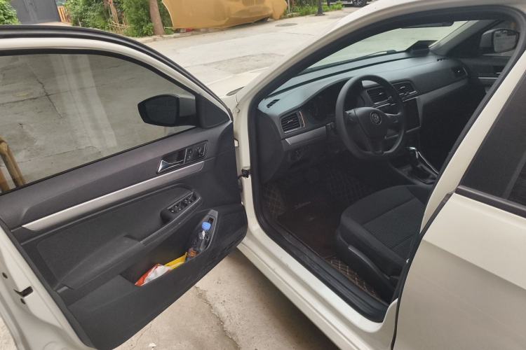 Used Volkswagen Lavida 2017 1.6L Automatic Fashion Edition Driver Seat