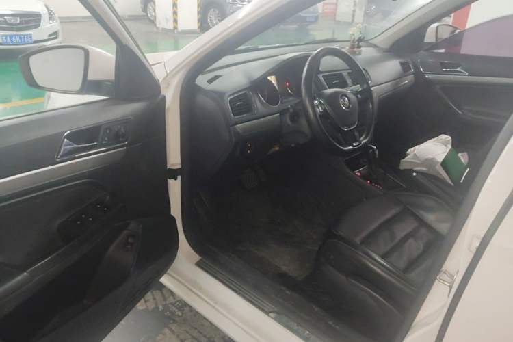 Used Volkswagen Lavida 2017 1.6L Automatic Comfort Edition Driver Seat