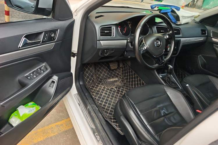 Used Volkswagen Lavida 2017 1.6L Automatic Comfort Edition Driver Seat