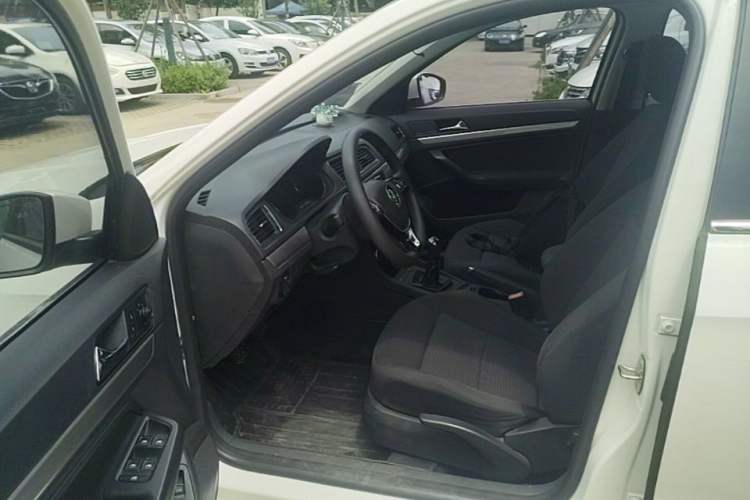 Used Volkswagen Lavida 2017 1.6L Manual Fashion Edition Driver Seat