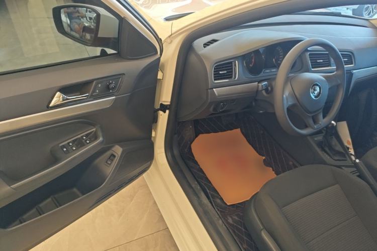 Used Volkswagen Lavida 2017 1.6L Automatic Fashion Edition Driver Seat