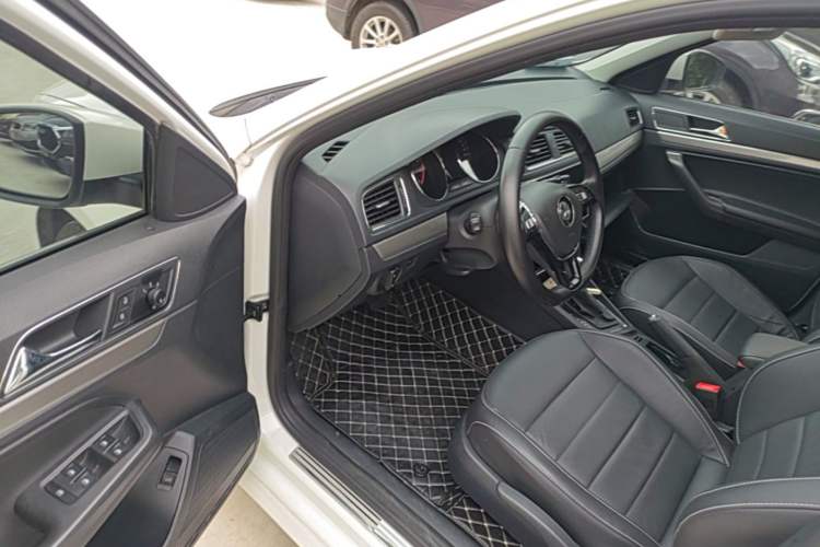 Used Volkswagen Lavida 2017 1.6L Automatic Comfort Edition Driver Seat