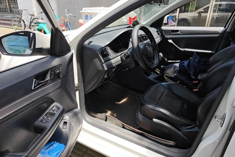 Used Volkswagen Lavida 2017 1.6L Manual Fashion Edition Driver Seat