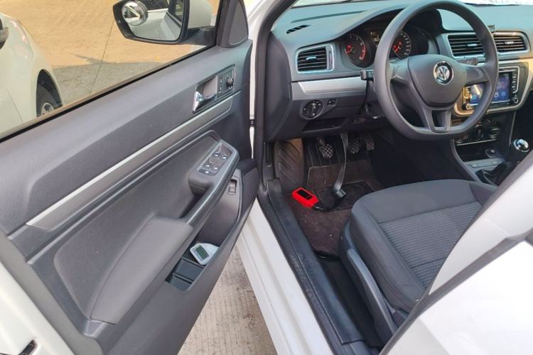 Used Volkswagen Lavida 2017 1.6L Manual Fashion Edition Driver Seat