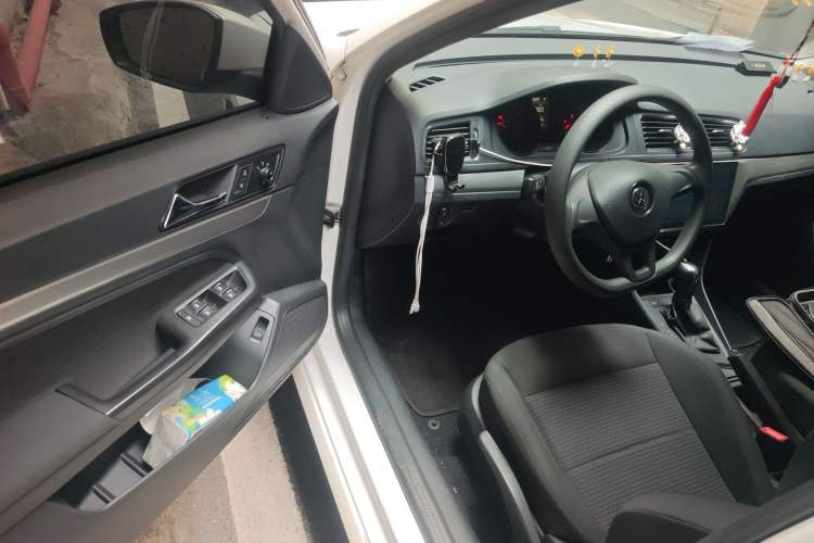 Used Volkswagen Lavida 2017 1.6L Automatic Fashion Edition Driver Seat