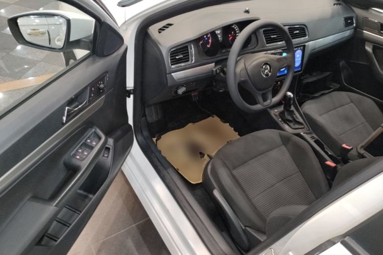 Used Volkswagen Lavida 2017 1.6L Automatic Fashion Edition Driver Seat