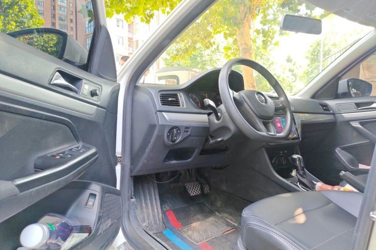 Used Volkswagen Lavida 2017 1.6L Automatic Fashion Edition Driver Seat