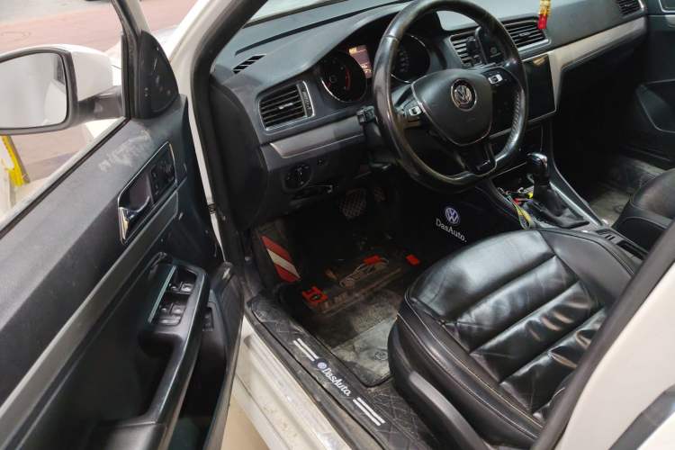 Used Volkswagen Lavida 2017 1.6L Automatic Comfort Edition Driver Seat