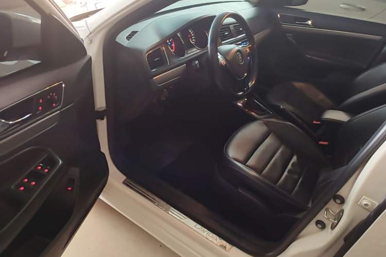 Used Volkswagen Lavida 2017 1.6L Automatic Comfort Edition Driver Seat