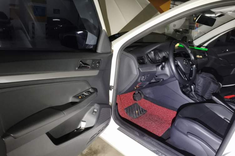 Used Volkswagen Lavida 2017 1.6L Automatic Comfort Edition Driver Seat