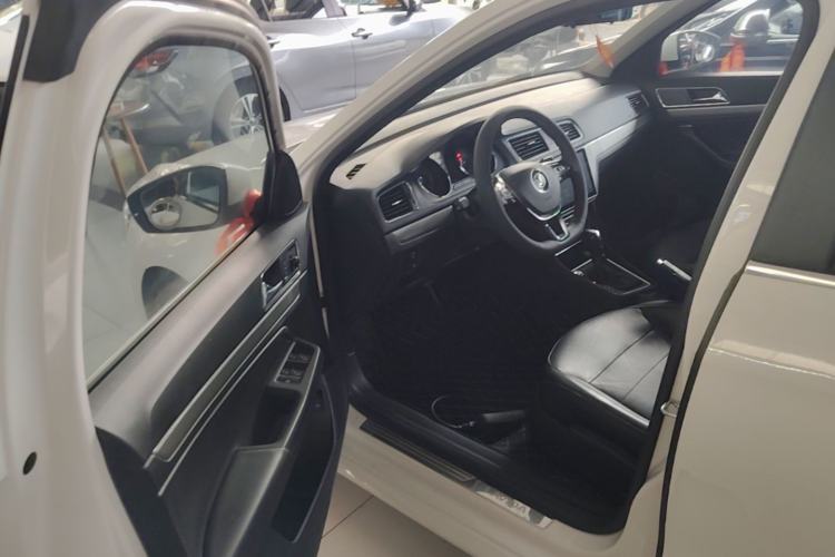 Used Volkswagen Lavida 2017 1.6L Automatic Comfort Edition Driver Seat