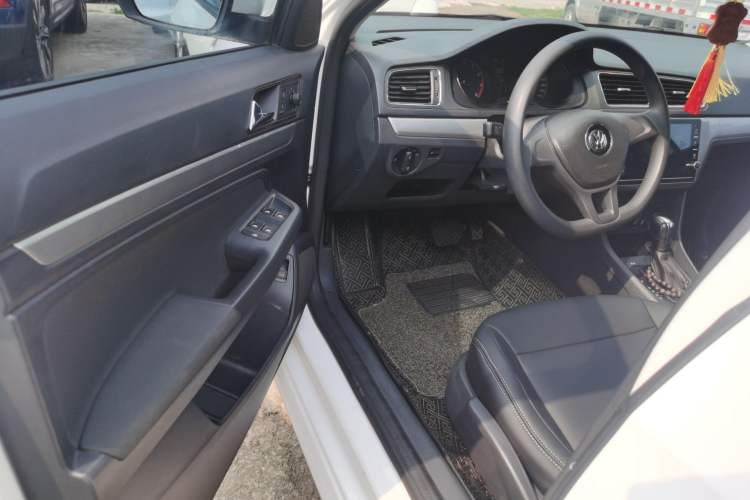 Used Volkswagen Lavida 2017 1.6L Automatic Fashion Edition Driver Seat