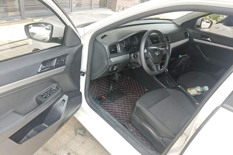 Used Volkswagen Lavida 2017 1.6L Automatic Fashion Edition Driver Seat