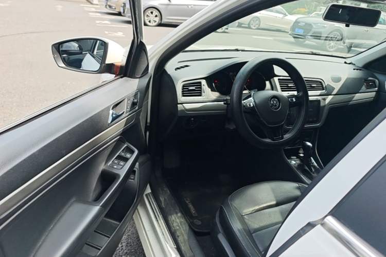 Used Volkswagen Lavida 2017 1.6L Automatic Comfort Edition Driver Seat