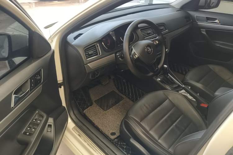 Used Volkswagen Lavida 2017 1.6L Automatic Comfort Edition Driver Seat