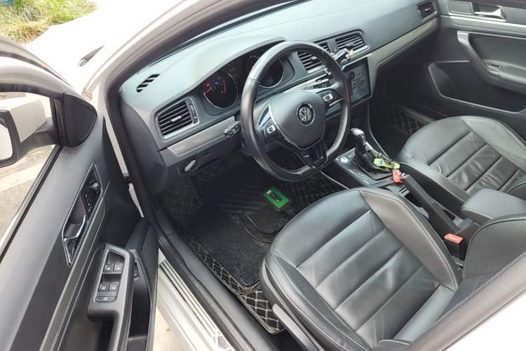Used Volkswagen Lavida 2017 1.6L Automatic Comfort Edition Driver Seat