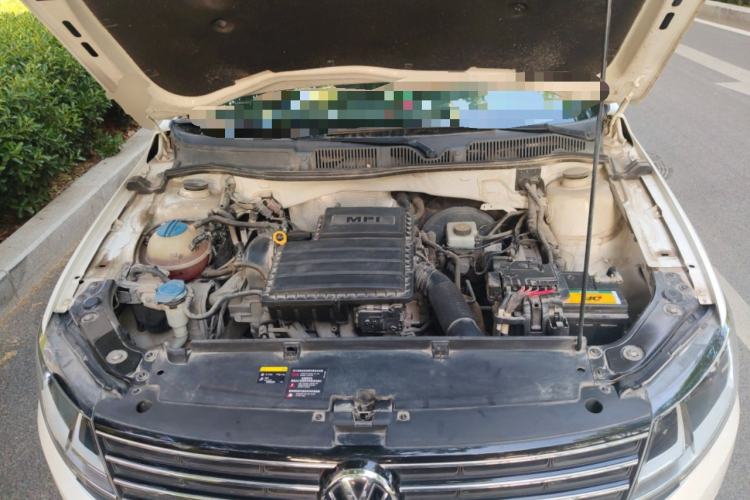 Used Volkswagen Lavida 2017 1.6L Manual Fashion Edition Engine Bay