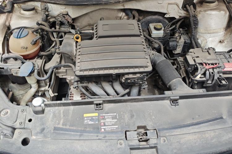 Used Volkswagen Lavida 2017 1.6L Manual Fashion Edition Engine Bay