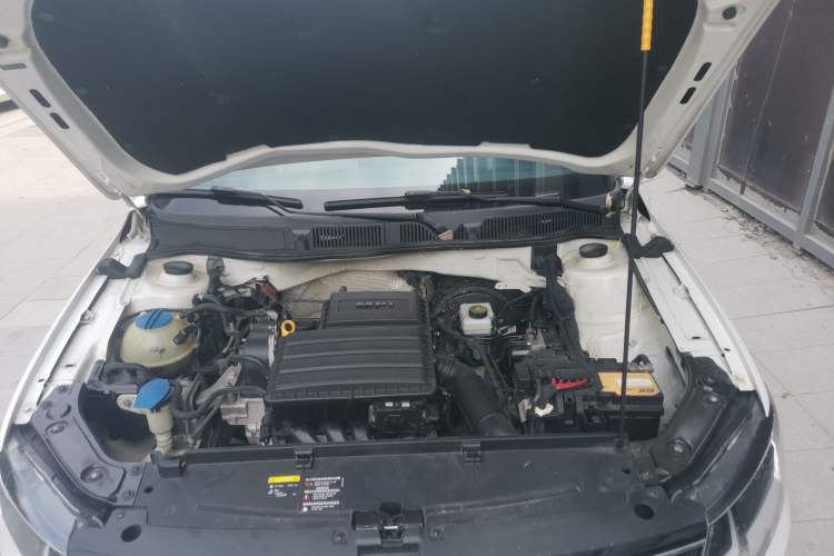 Used Volkswagen Lavida 2017 1.6L Automatic Fashion Edition Engine Bay