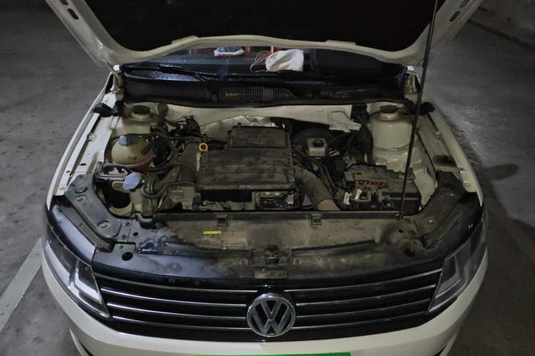 Used Volkswagen Lavida 2017 1.6L Automatic Fashion Edition Engine Bay
