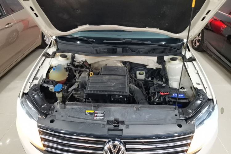 Used Volkswagen Lavida 2017 1.6L Automatic Fashion Edition Engine Bay