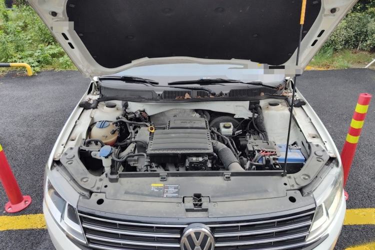 Used Volkswagen Lavida 2017 1.6L Automatic Comfort Edition Engine Bay