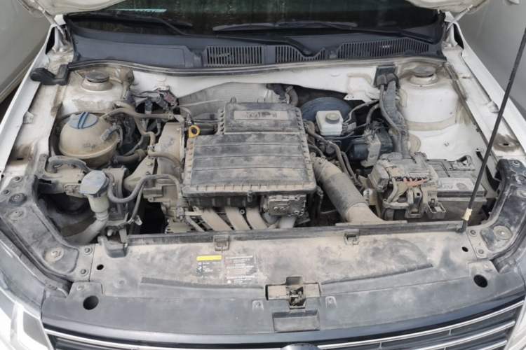 Used Volkswagen Lavida 2017 1.6L Automatic Comfort Edition Engine Bay