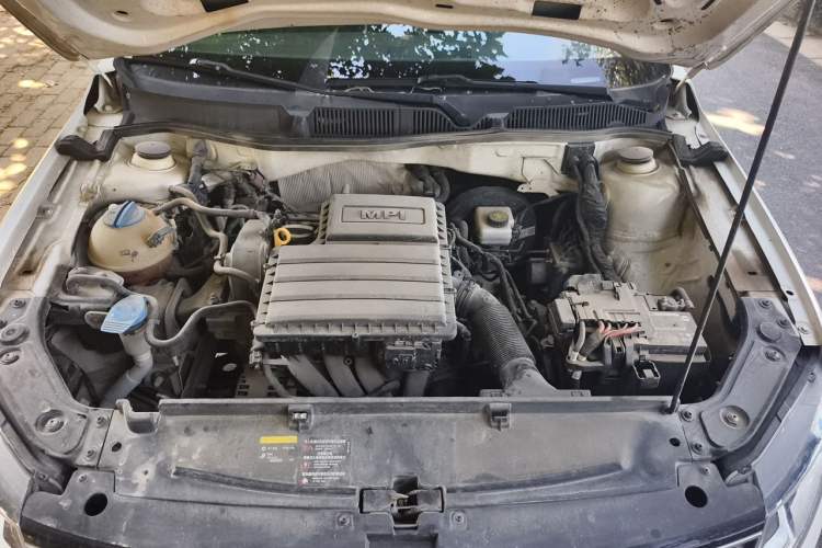 Used Volkswagen Lavida 2017 1.6L Automatic Fashion Edition Engine Bay