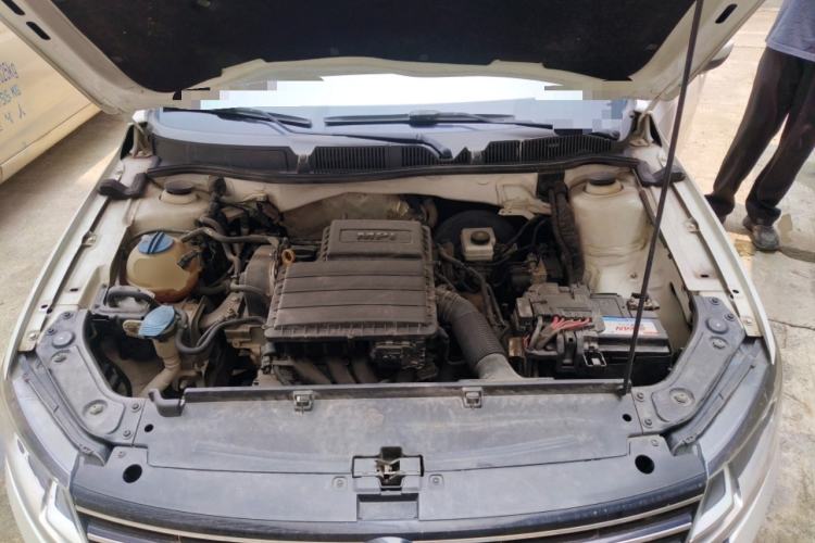 Used Volkswagen Lavida 2017 1.6L Automatic Comfort Edition Engine Bay