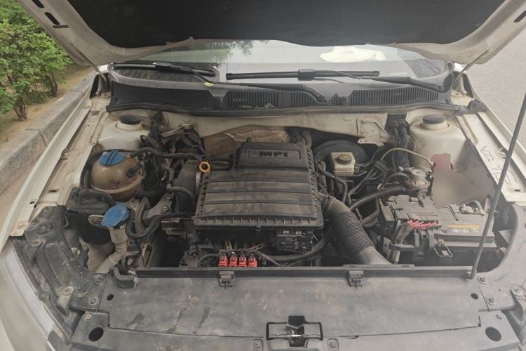 Used Volkswagen Lavida 2017 1.6L Manual Fashion Edition Engine Bay